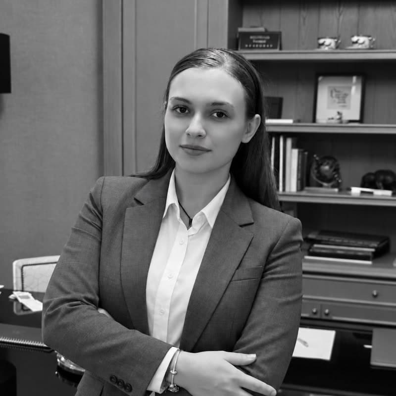 Iva Ilić, Assistant at Libra